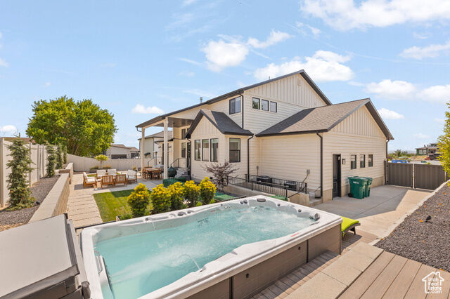 Property Photo: 2860 N Manor Crest Ln UT 84041