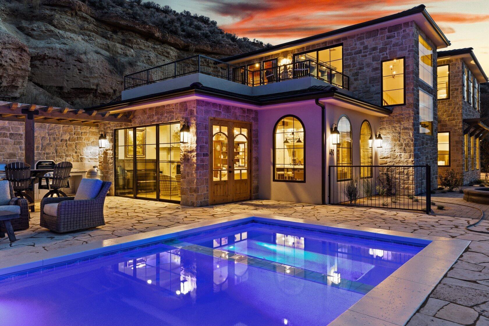 Property Photo: 560 Vineyard Ln UT 84763