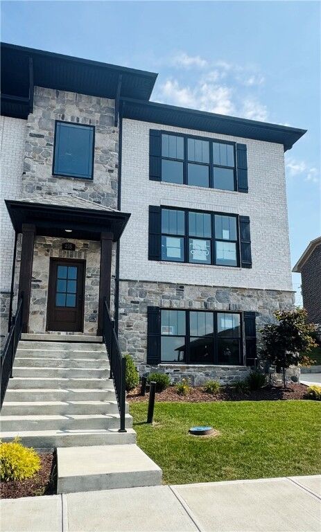 Property Photo: 235 Lucca Ln PA 15241