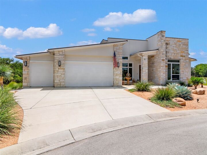 Property Photo: 117 Balancing Laurel Drive TX 78666