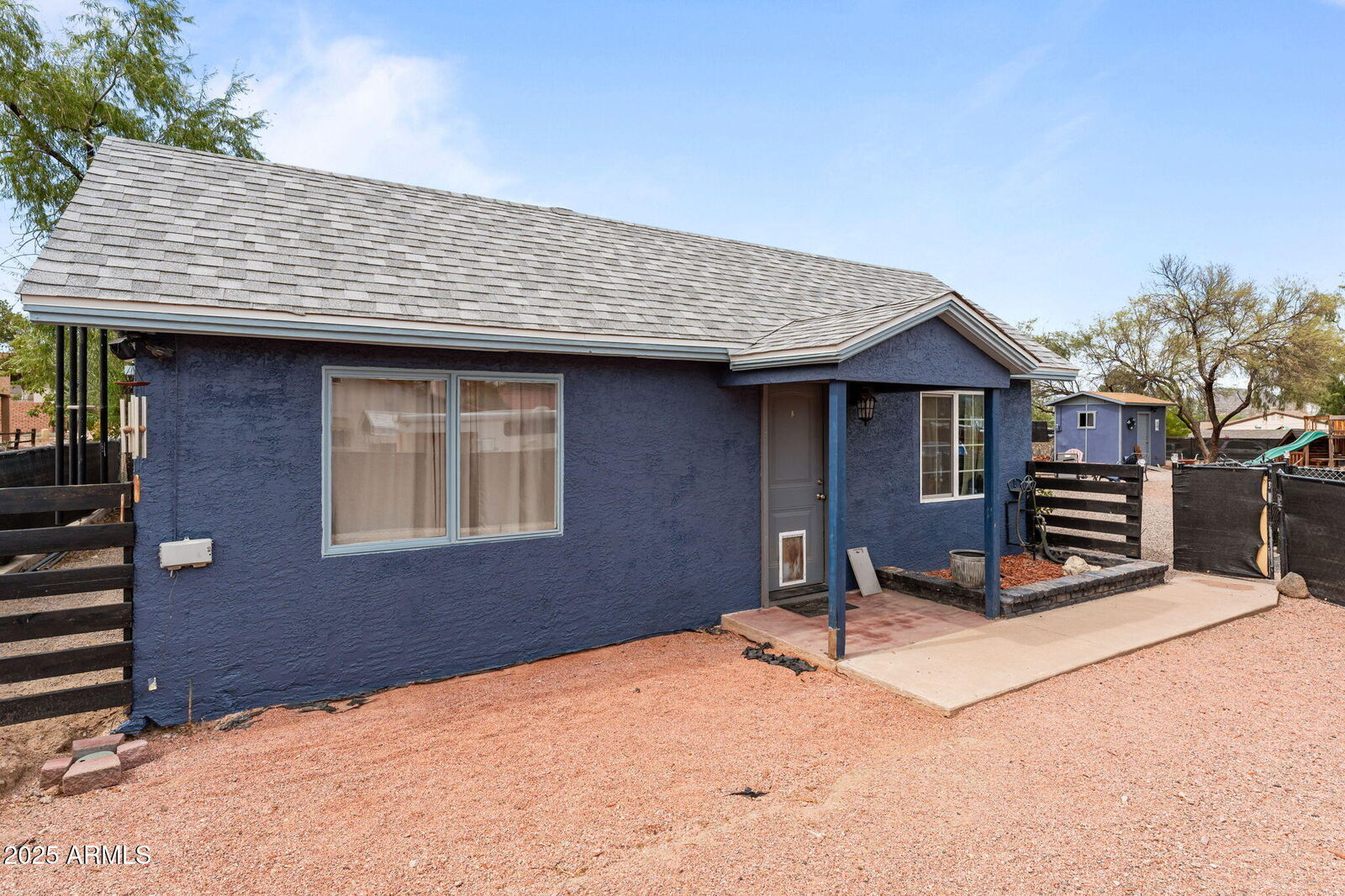 Property Photo:  458 N Madison Street  AZ 85390 