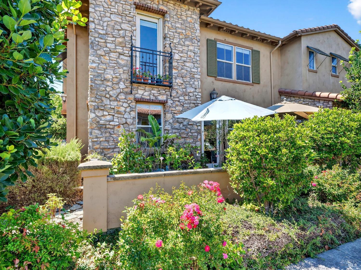 Property Photo: 180 Healdsburg Avenue A CA 95425