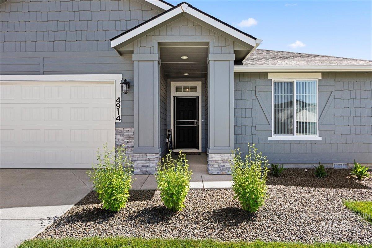 Property Photo:  4914 Endicott Dr  ID 83605 
