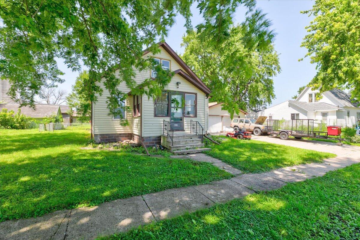 Property Photo: 435 High St. IA 50132