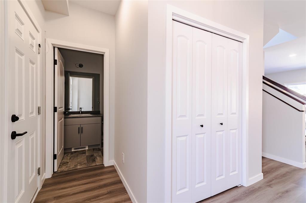Property Photo:  73 Crocus Lane  MB R4A 6A1 