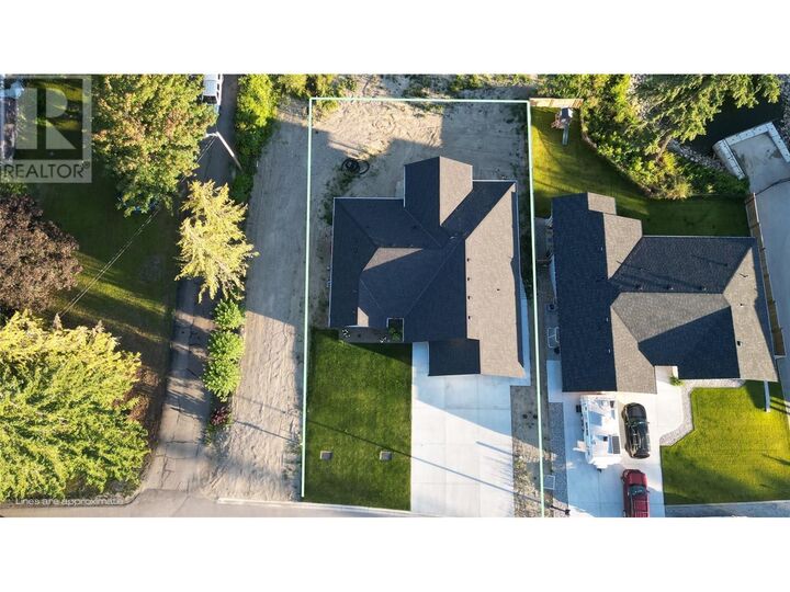 Property Photo: 3534 16 Avenue Northeast BC V1E 1Z3