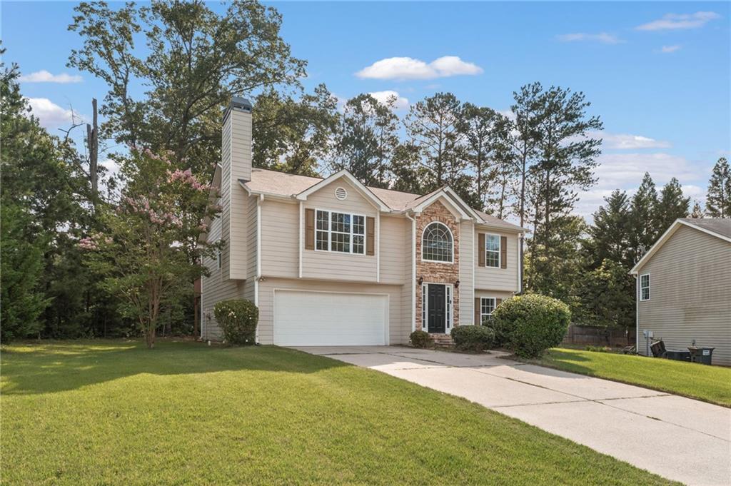 Property Photo: 5960 Castlegate Drive GA 30135