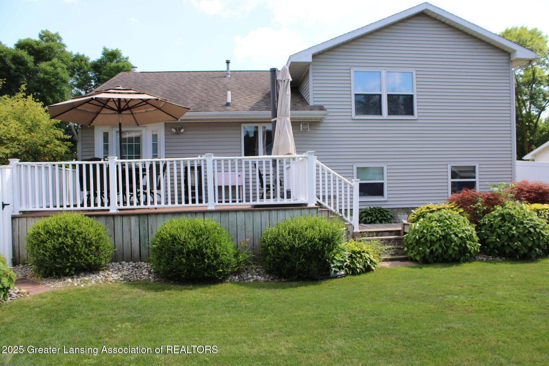 Property Photo: 106 W Oak Street MI 48879