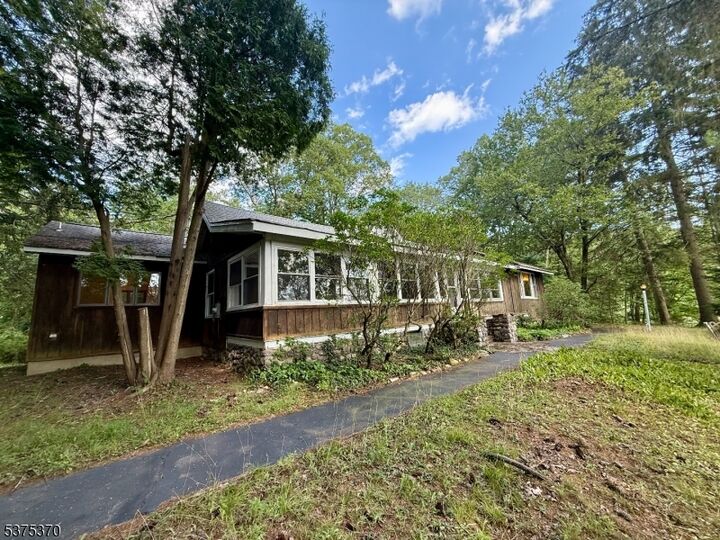 Property Photo: 24 E Park Dr NJ 07480