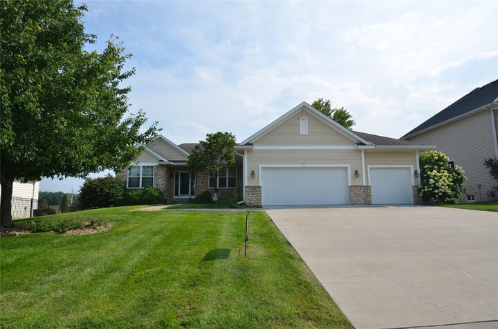 Property Photo:  8832 Kingman Drive  IA 50266 