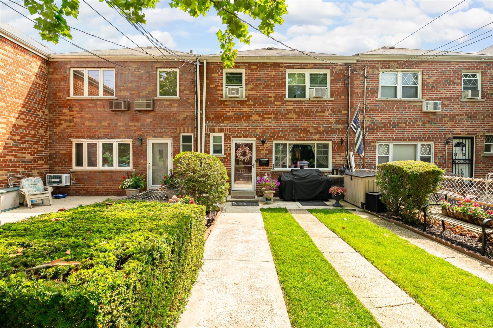 Property Photo:  1156 Fairfax Avenue  NY 10465 