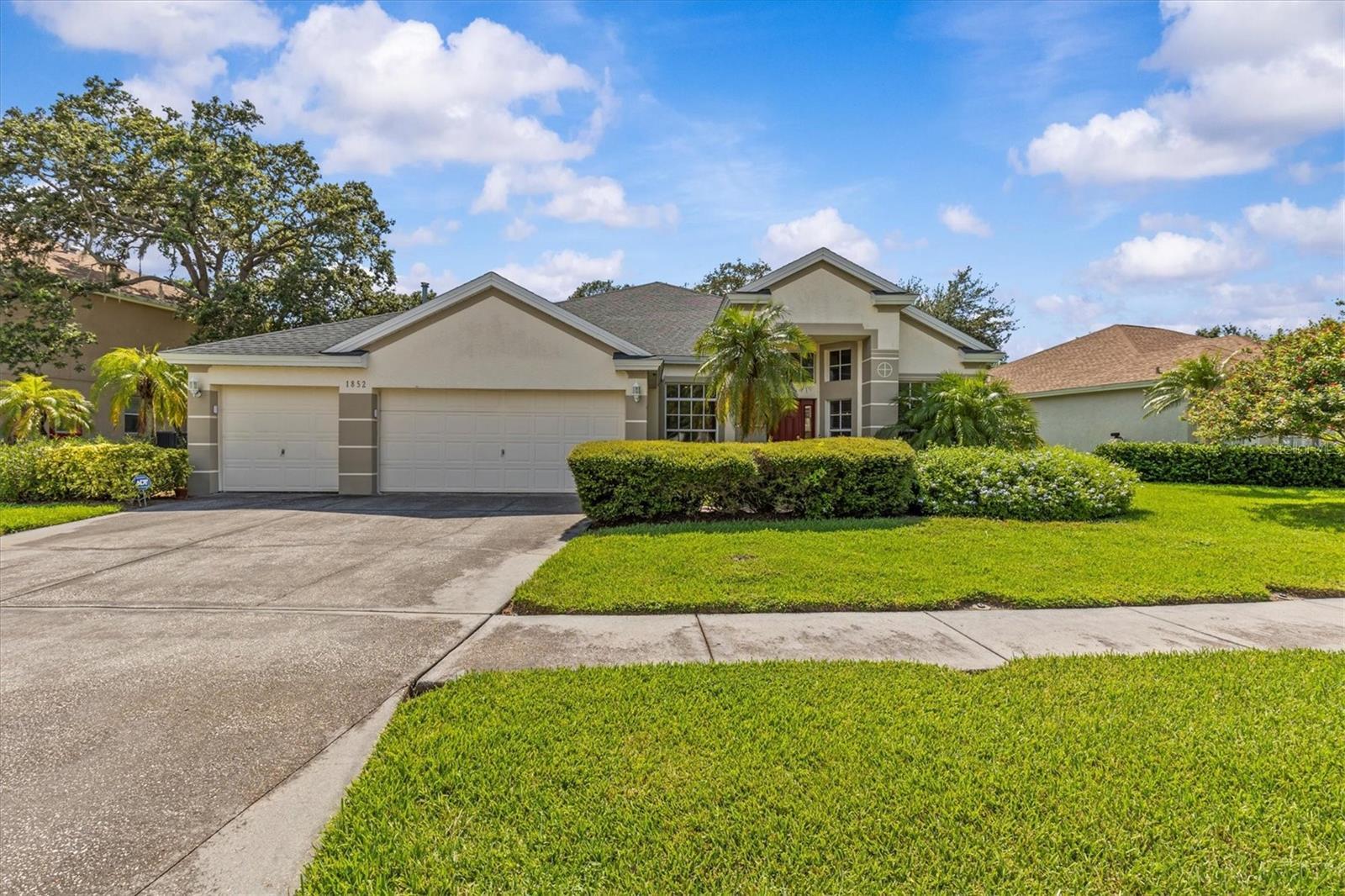 Property Photo: 1852 Longview Lane FL 34689