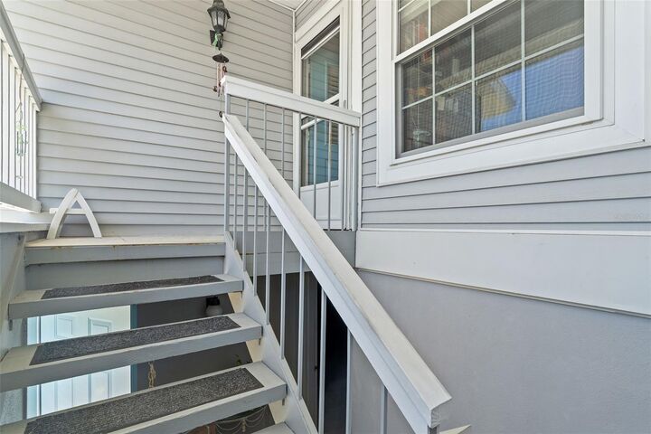 Property Photo: 216 Bounty Court FL 33706