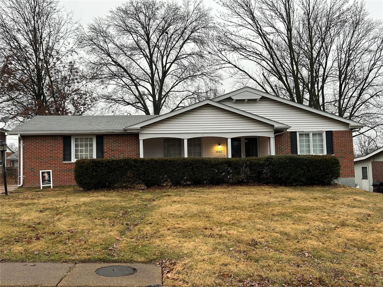 Property Photo:  3985 Fairway Drive  MO 63033 