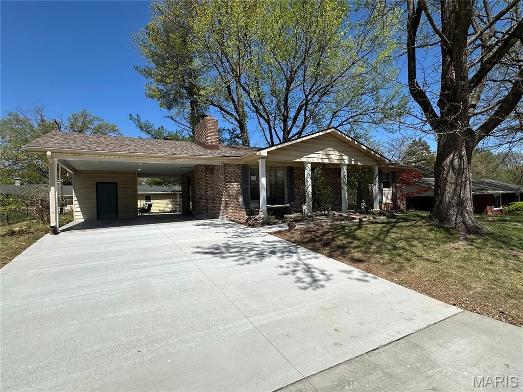 Property Photo:  2504 Tulip Lane  MO 63701 