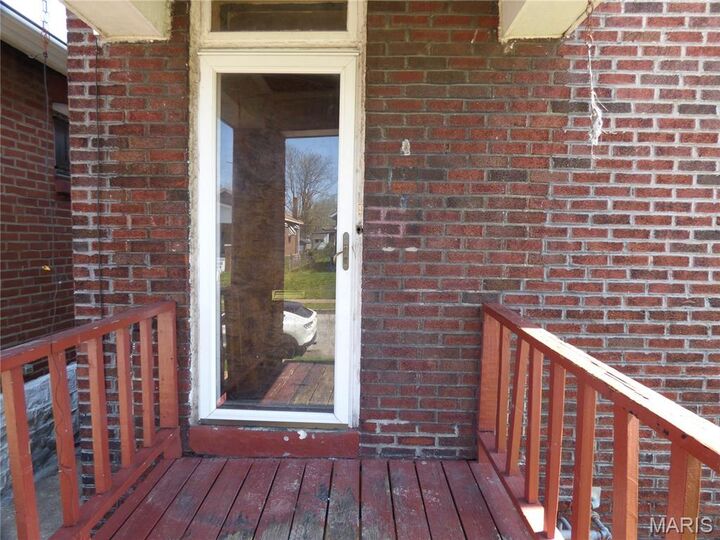 Property Photo: 5086 Arlington Avenue MO 63120