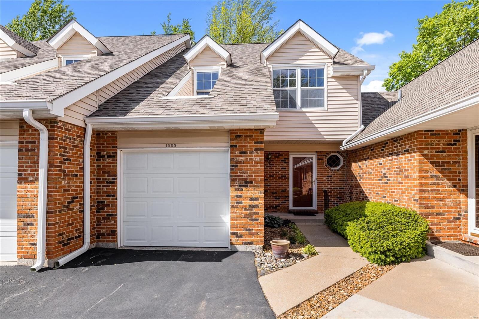 Property Photo: 1303 Tahoe Valley Court MO 63021
