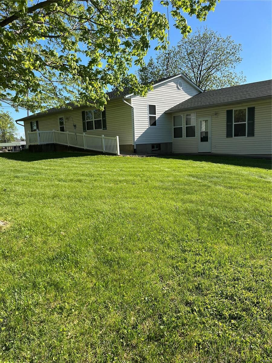 Property Photo: 915 N Church Street MO 63080