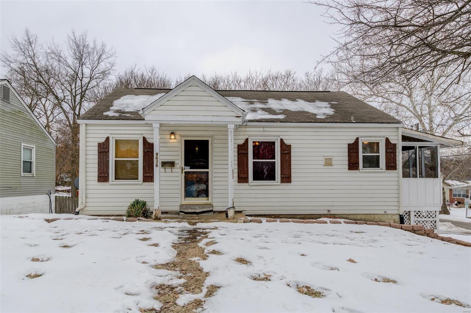 Property Photo: 9636 W Milton Avenue MO 63114