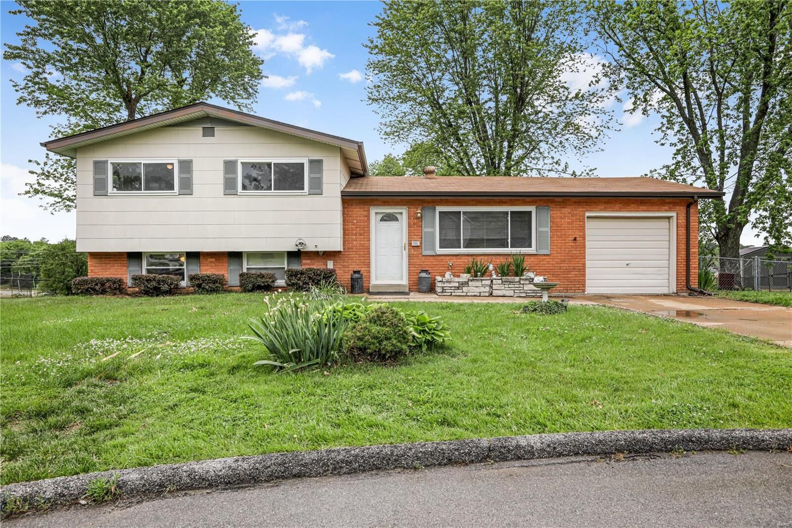 Property Photo: 1004 Paula Drive MO 63010