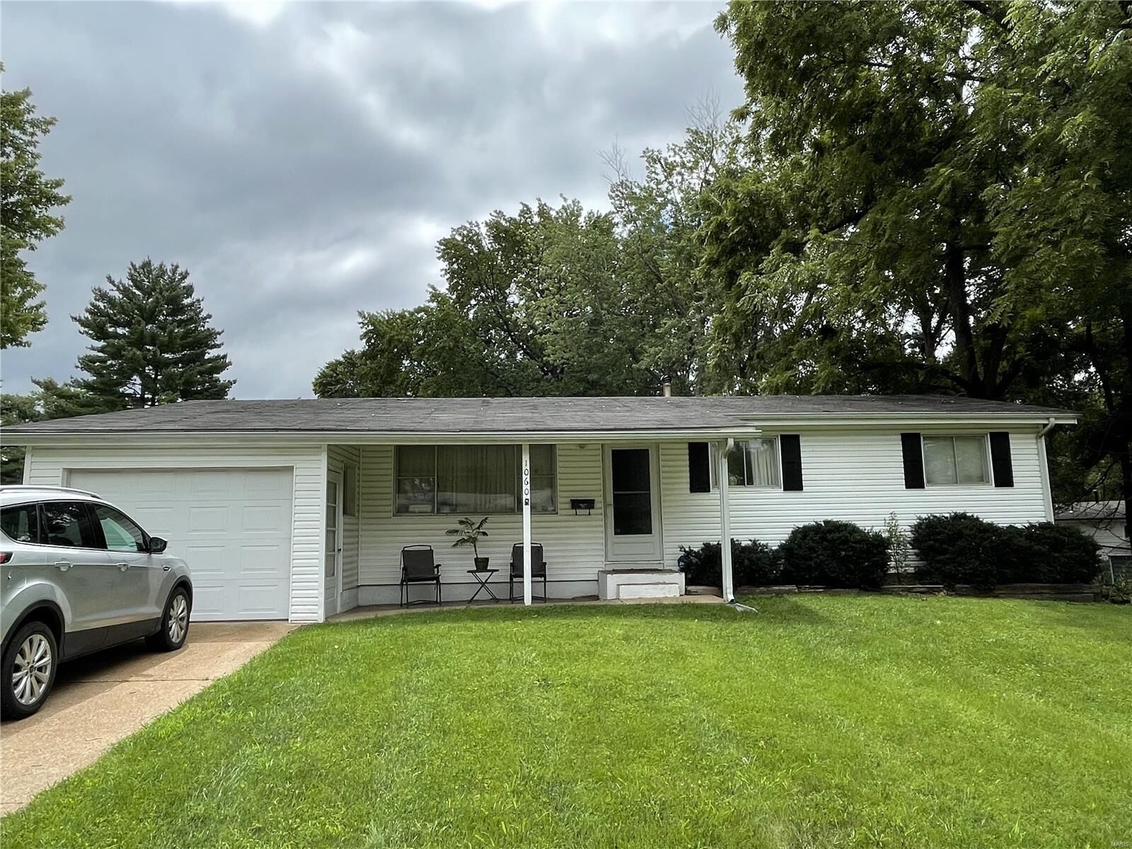 Property Photo:  1060 Hadwin Drive  MO 63033 