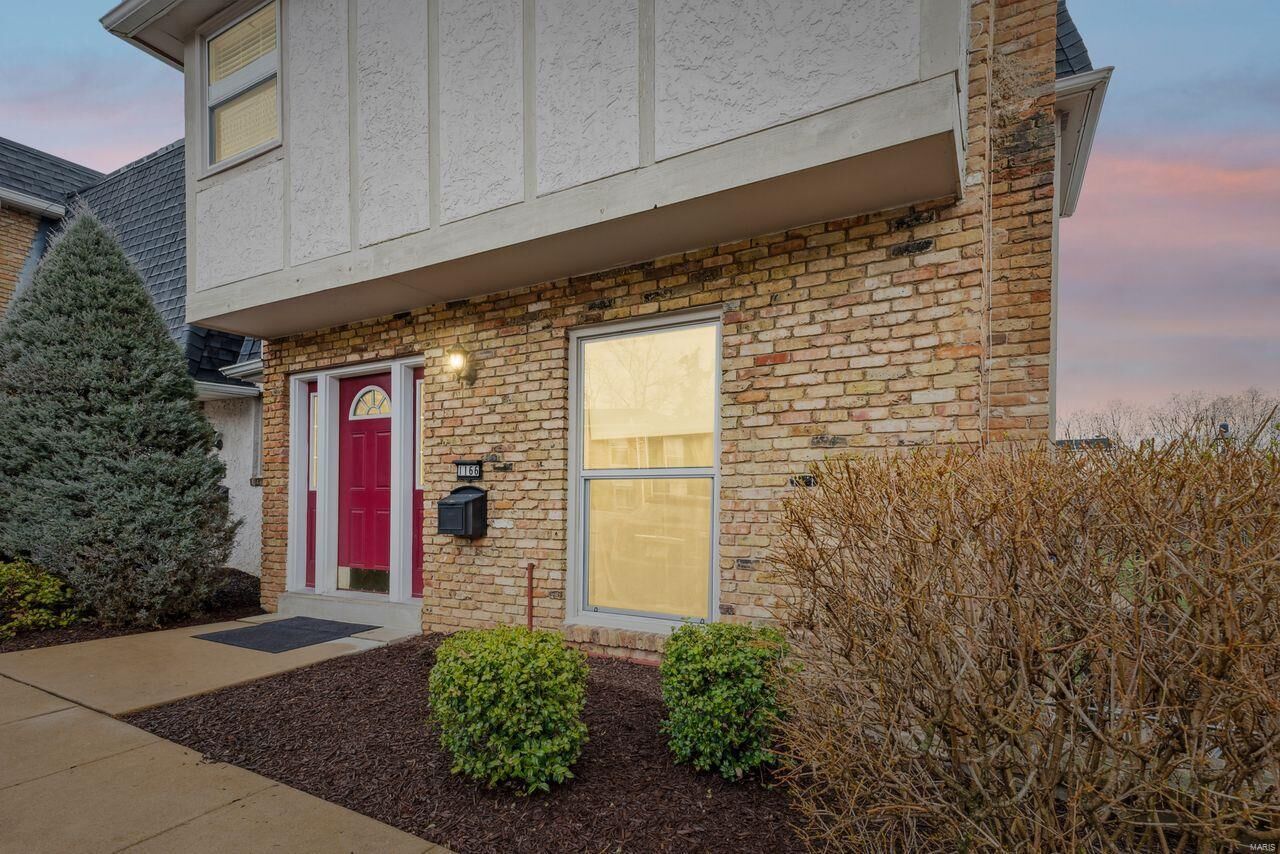Property Photo:  1166 Rue La Chelle 1166  MO 63141 