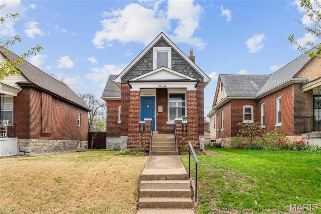 Property Photo: 4924 Botanical Avenue MO 63110