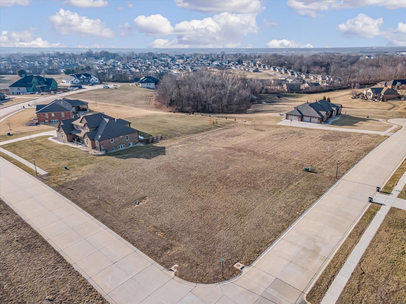 Property Photo: 512 Charles Way IL 62236