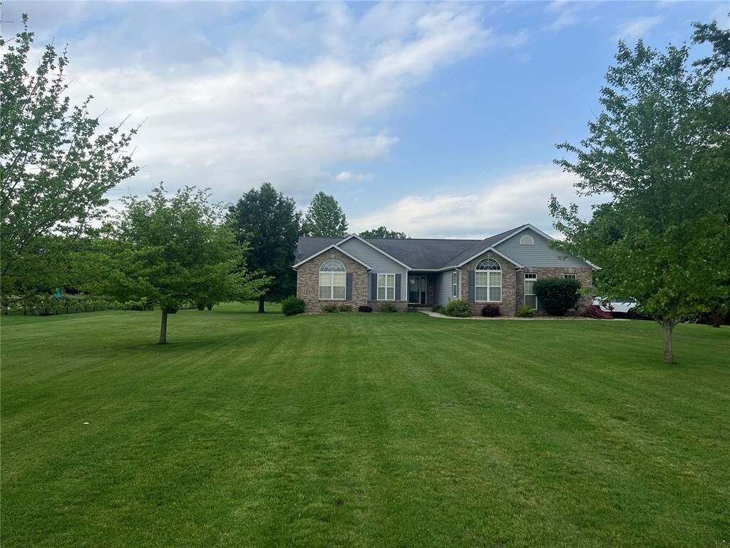 Property Photo: 7867 Lebanon Road IL 62294
