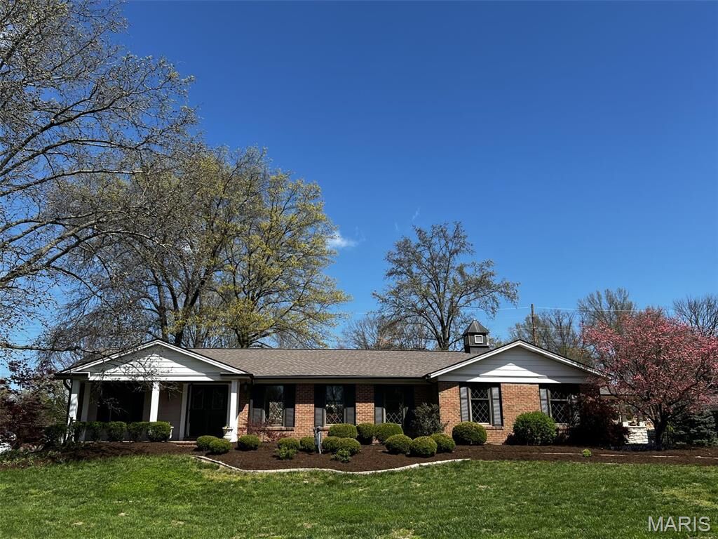 Property Photo: 12459 Royal Manor Drive MO 63141
