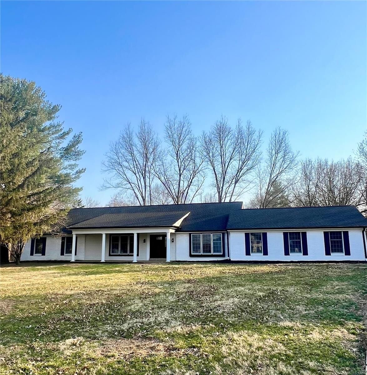 Property Photo: 15890 Richborough Road MO 63017