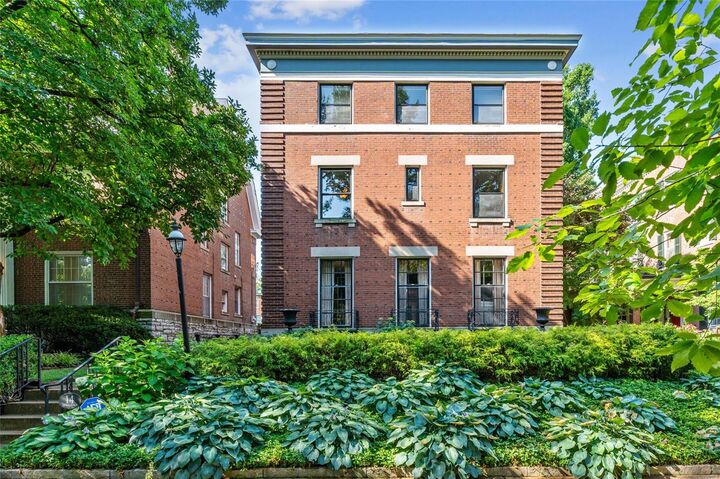 14 Lenox Place  St Louis MO 63108 photo