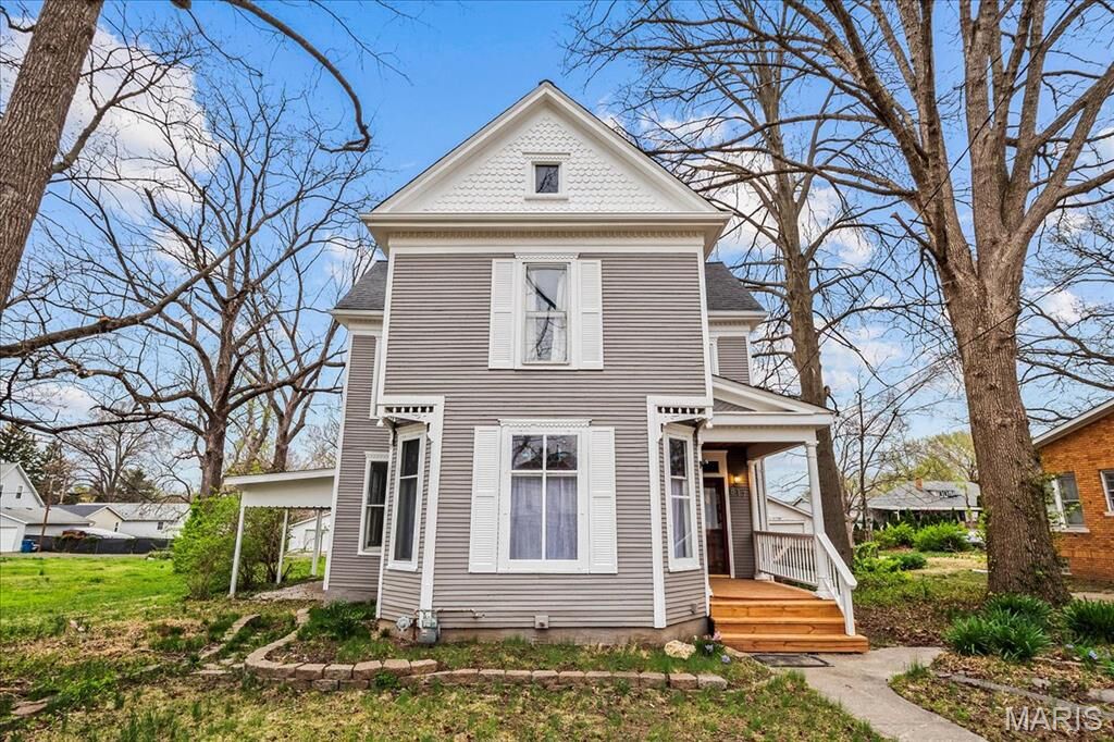 Property Photo: 817 W Clay Street IL 62234