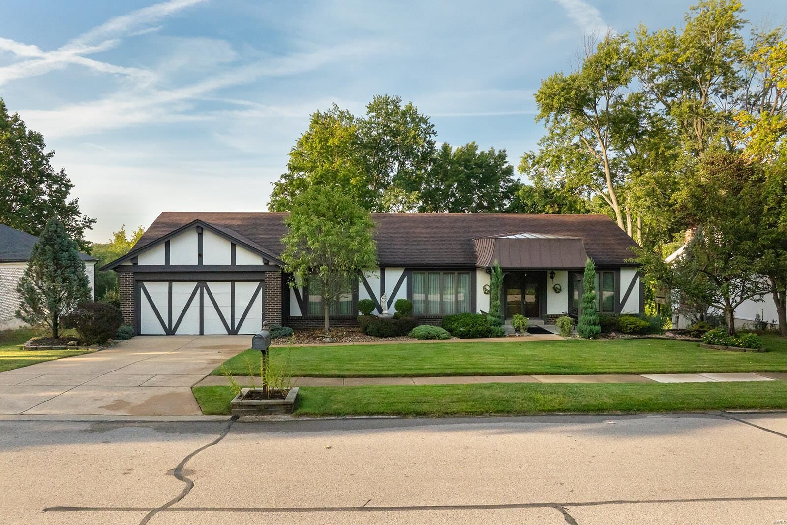 Property Photo: 13276 Kenroyal Drive MO 63131