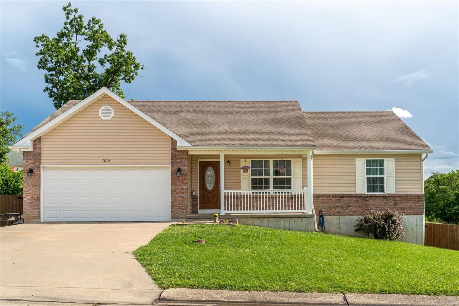 Property Photo:  352 Cart Path Lane  MO 63077 