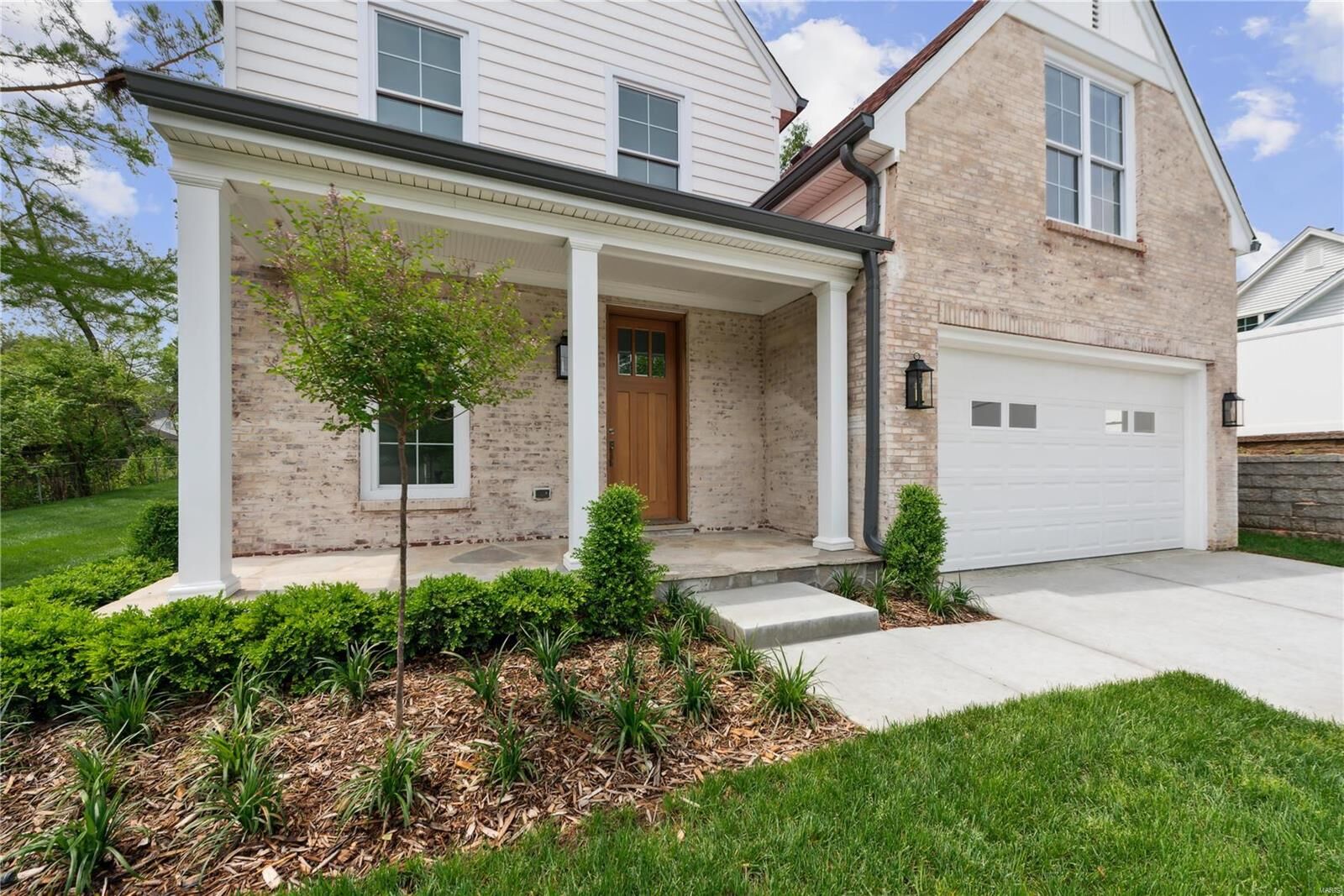 Property Photo: 1007 N Woodlawn Avenue MO 63122