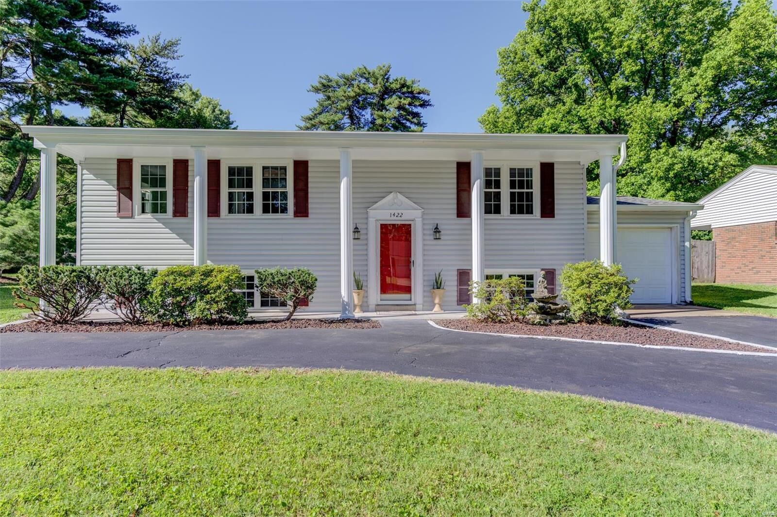 Property Photo: 1422 Jaywood Drive MO 63146