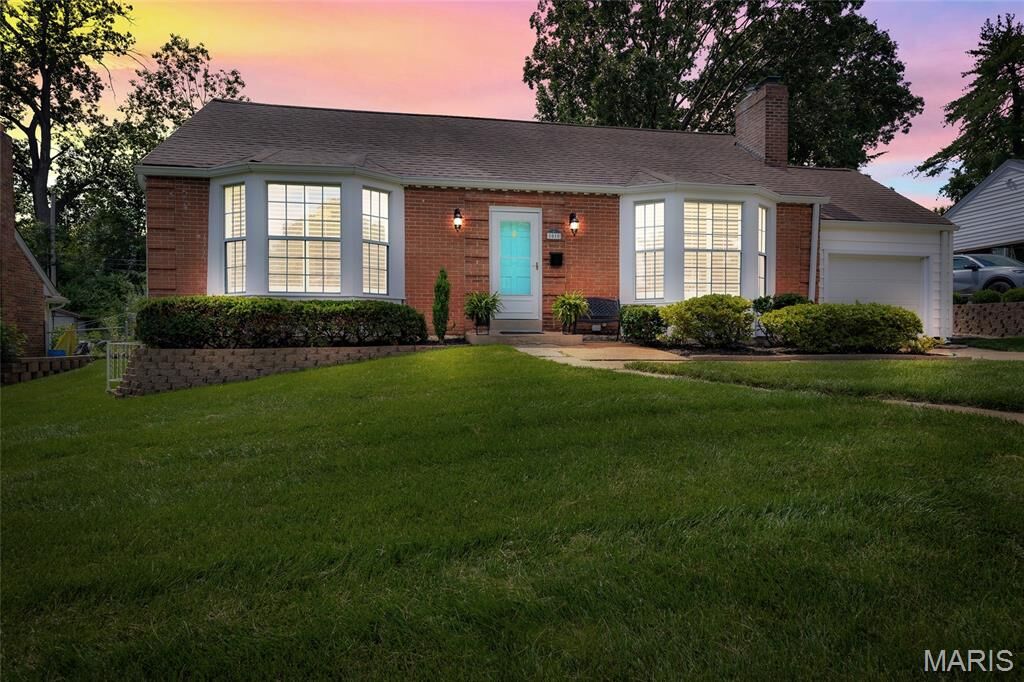 Property Photo: 1010 Briarton Drive MO 63126
