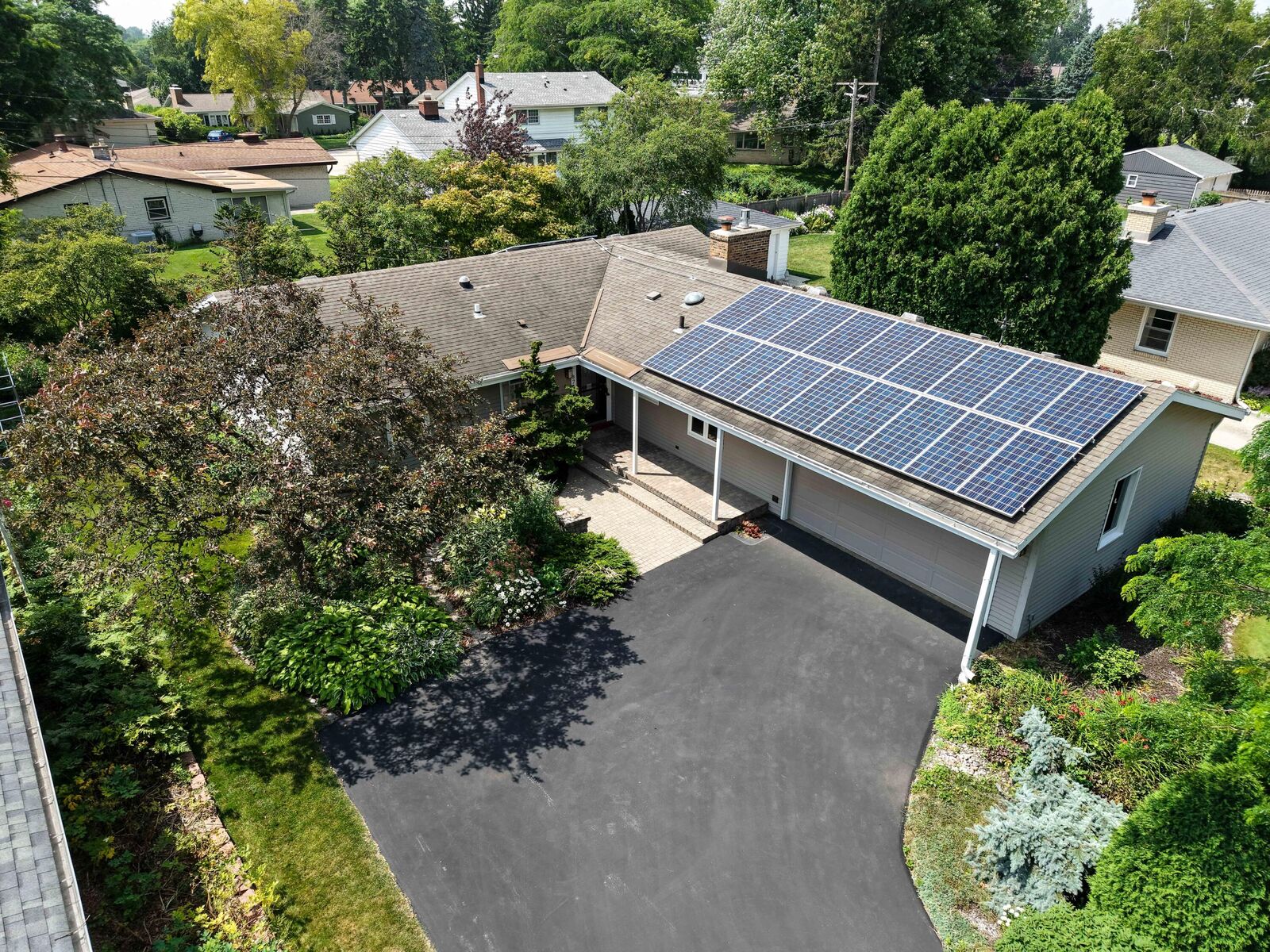 Property Photo: 3732 Ruby Ave WI 53402