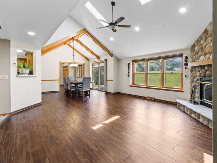 Property Photo: 1255 Apple Tree Ln WI 53005