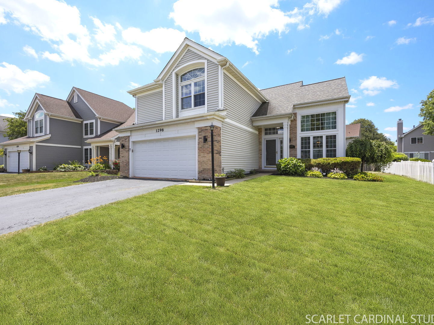 Property Photo: 1298 Dunbarton Drive IL 60502