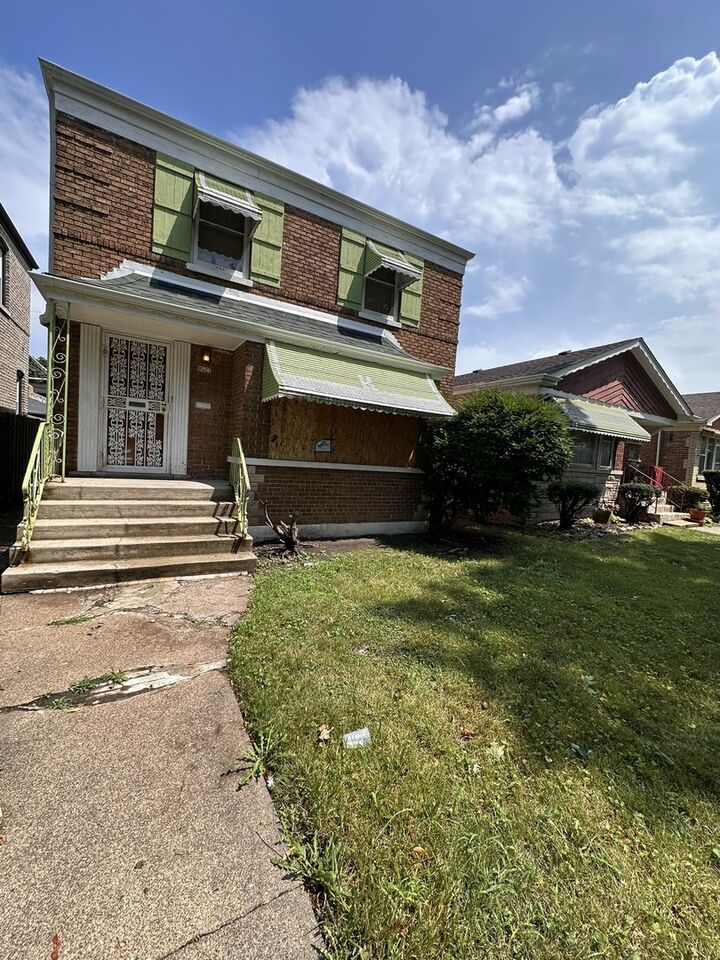 Property Photo: 9527 S Woodlawn Avenue IL 60628