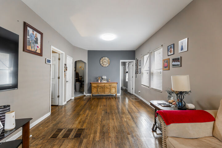 Property Photo: 7119 S Damen Avenue IL 60636
