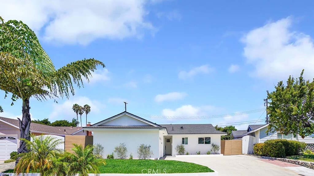 Property Photo: 8411 Santana Circle CA 92646
