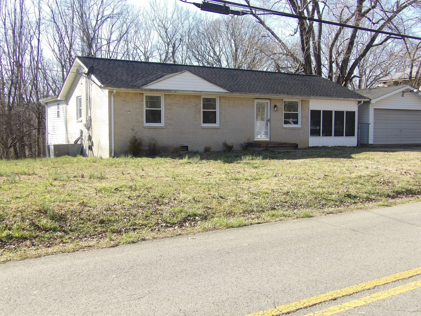 Property Photo: 457 E Little Richland Rd TN 37185