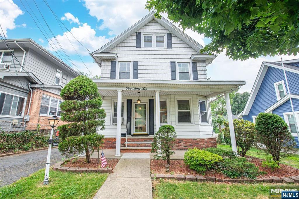 232 Harrison Street  Leonia NJ 07605 photo
