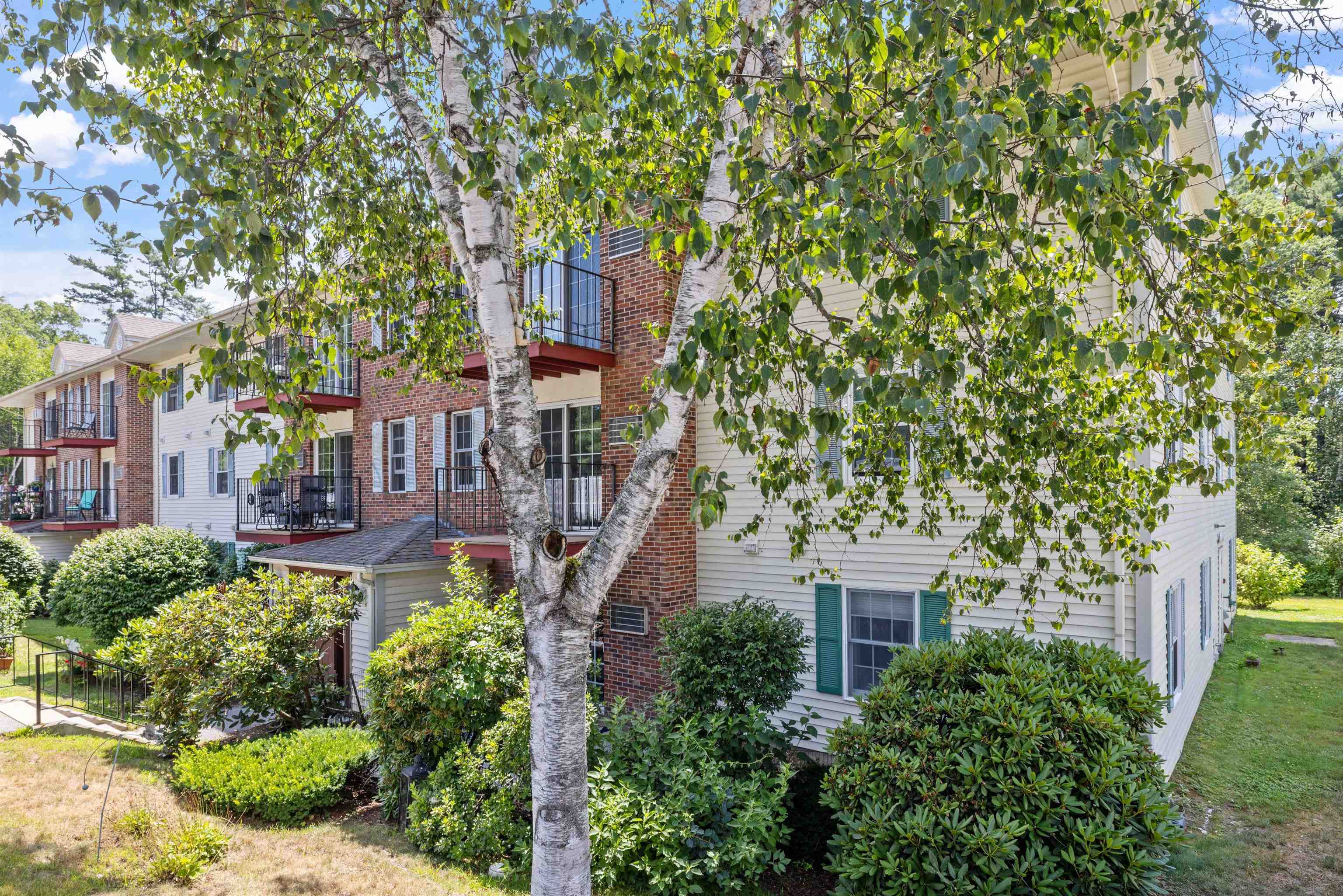 Property Photo: 130 Endicott N Street NH 03246