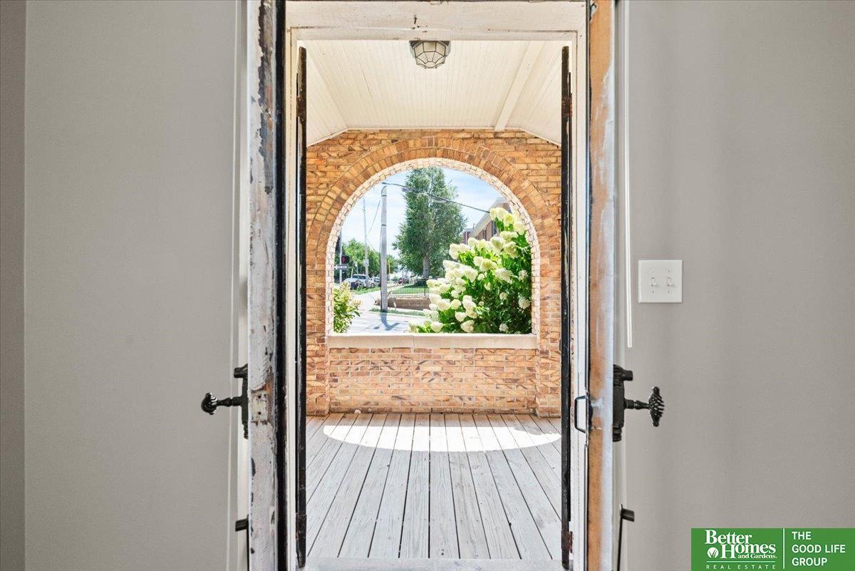 Property Photo: 320 S 40th Street NE 68106