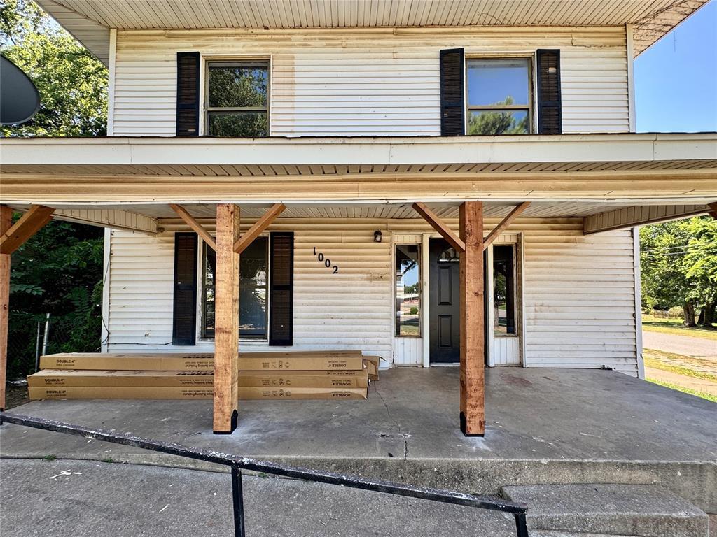 Property Photo: 1002 S 5th Street OK 73018