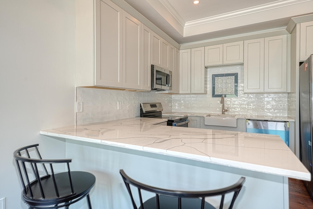 Property Photo:  369 Grant 1  MA 01702 